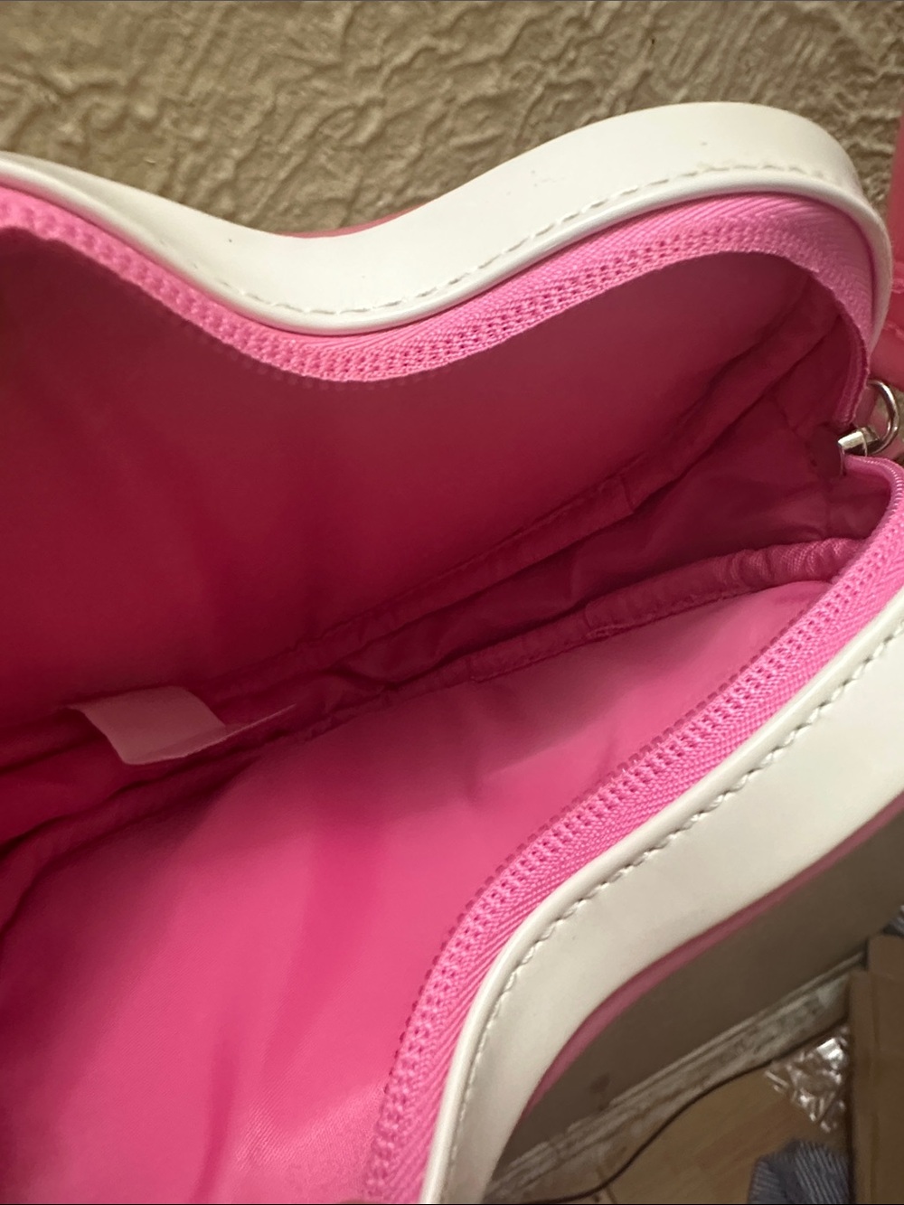 Heart Crossbody Bag in White and Pink - Picture 3 of 5